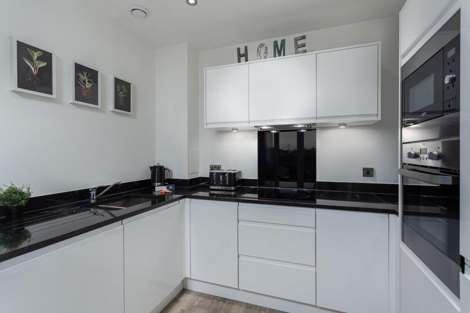 Classy Cricklewood Home London Kültér fotó