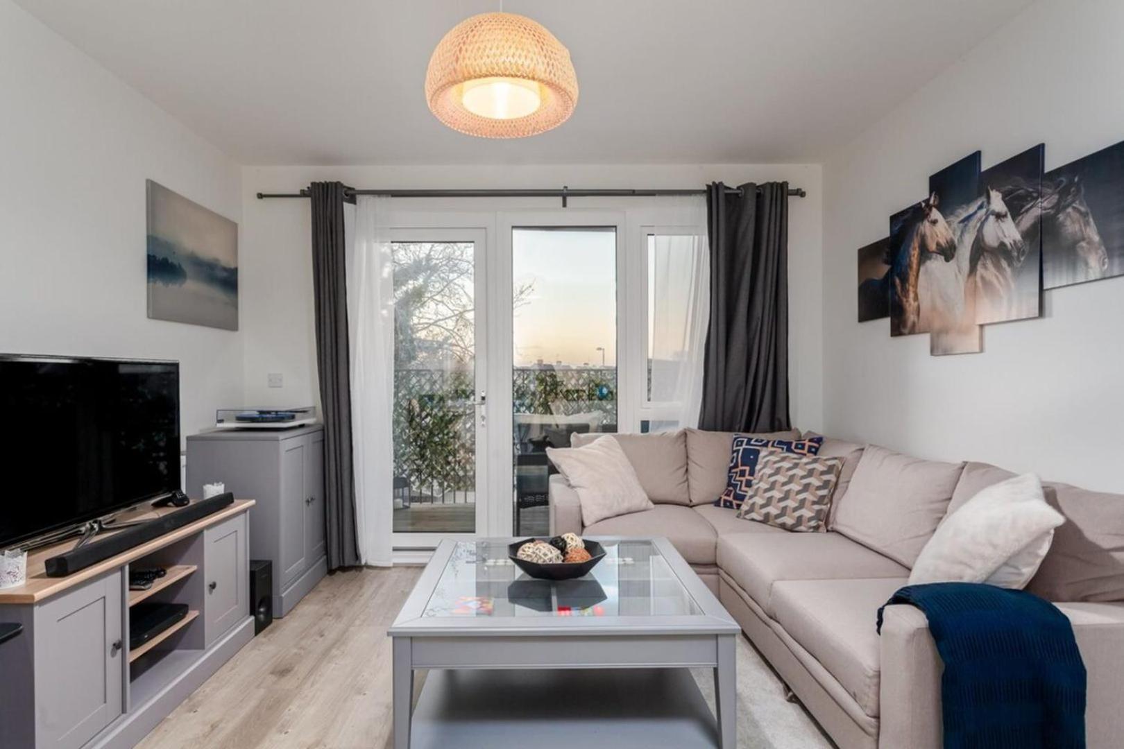 Classy Cricklewood Home London Kültér fotó