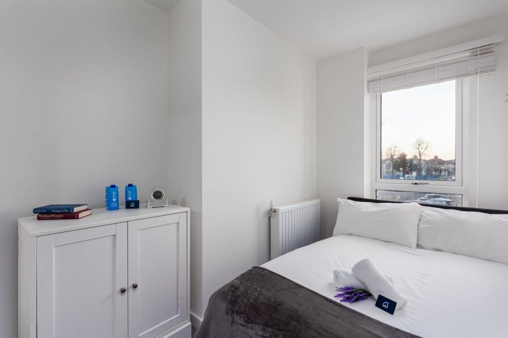 Classy Cricklewood Home London Kültér fotó