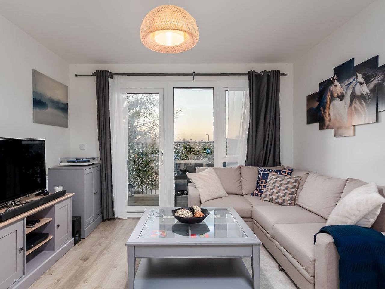 Classy Cricklewood Home London Kültér fotó